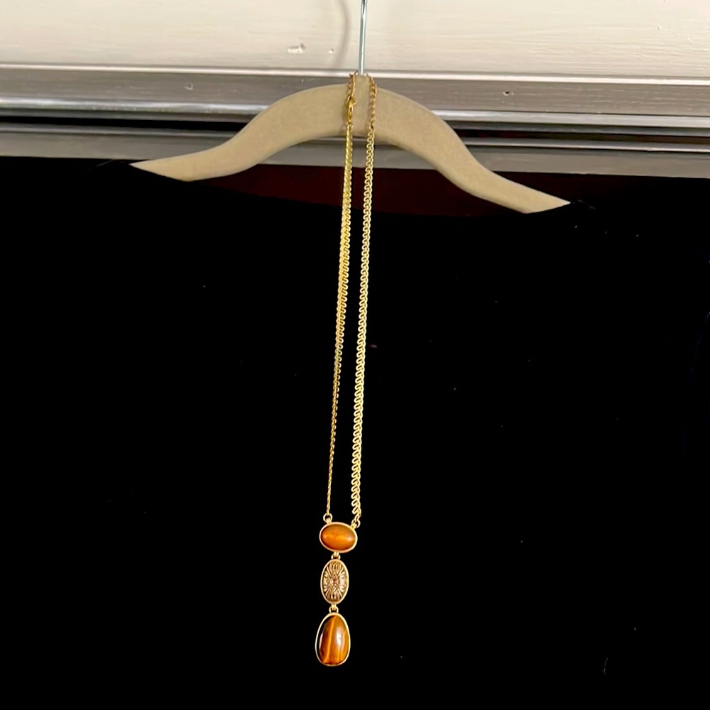 Women’s single strand decorative necklace